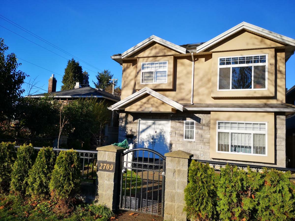 Lisa'S Lovely Little House Vancouver Exteriör bild